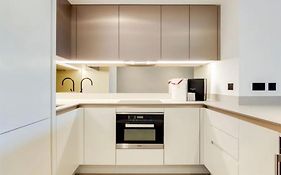 Luxury Apartment Riverside